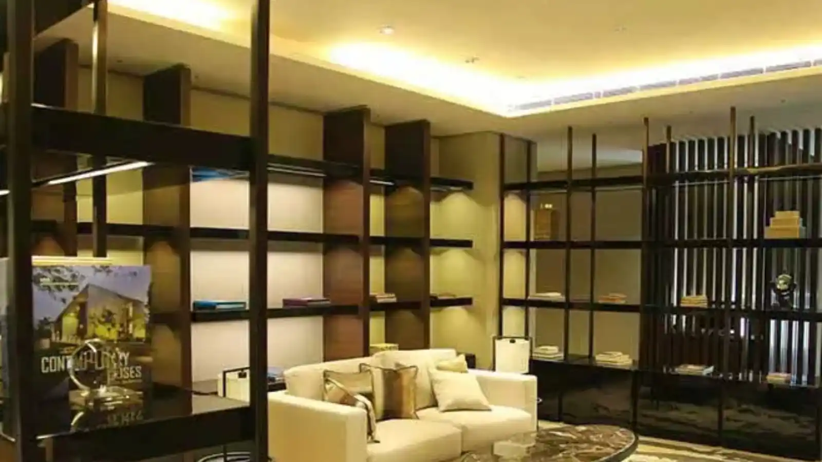 M3M-S-Andrews-Golf-Residences-hall-area